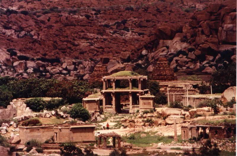 Tempel-Szenerie nahe Hampi