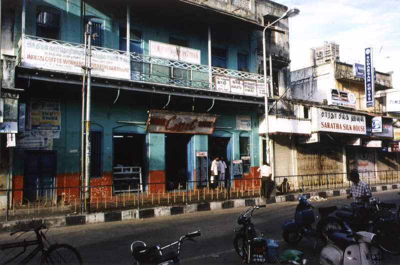Heiss ersehnter Coffeeshop in Pondicherry