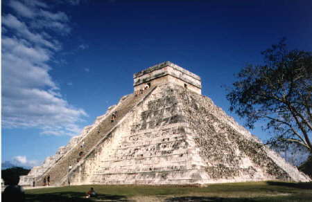 Tempel des Kukulcan in Chichén Itzá/ Yucatán (ca. 800n.Chr.)