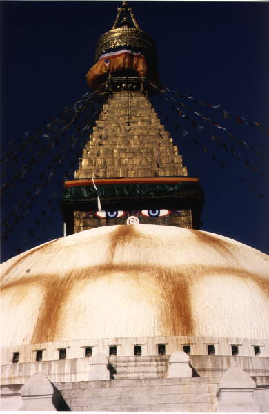 Buddha's eyes auf der Bothanath-Stupa - der zweitgrößten der Welt